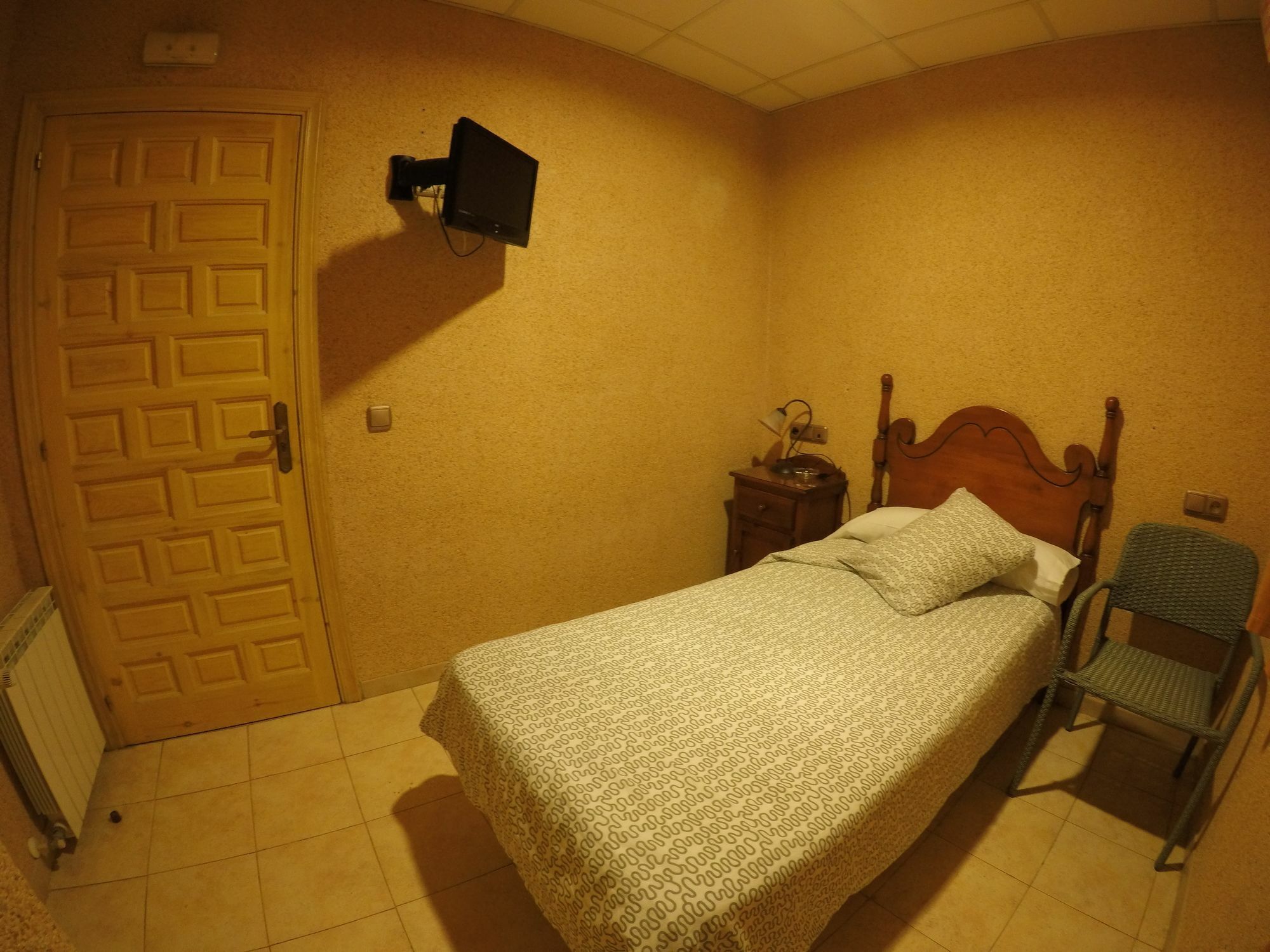 La Casa De Enfrente Pensionat 2*
